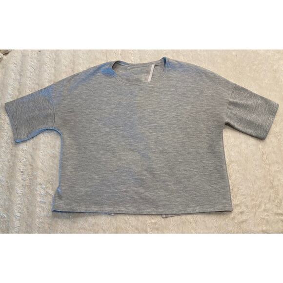 Lululemon Women’s Minimal Gray Top Short Sleeve Crop Peekaboo Open Back FLAWED - Picture 1 of 9